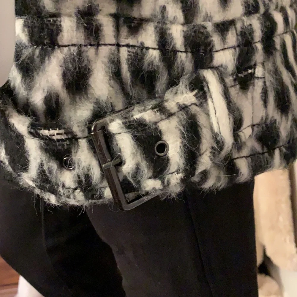 🖤🤍Banana Republic Snow Leopard Cocoon Coat XS/S NWT